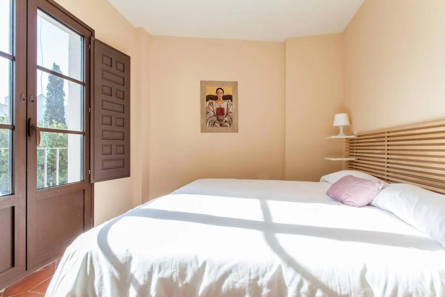 Apartamentos Rg Conde De Ibarra Con Garaje Seville Spain
